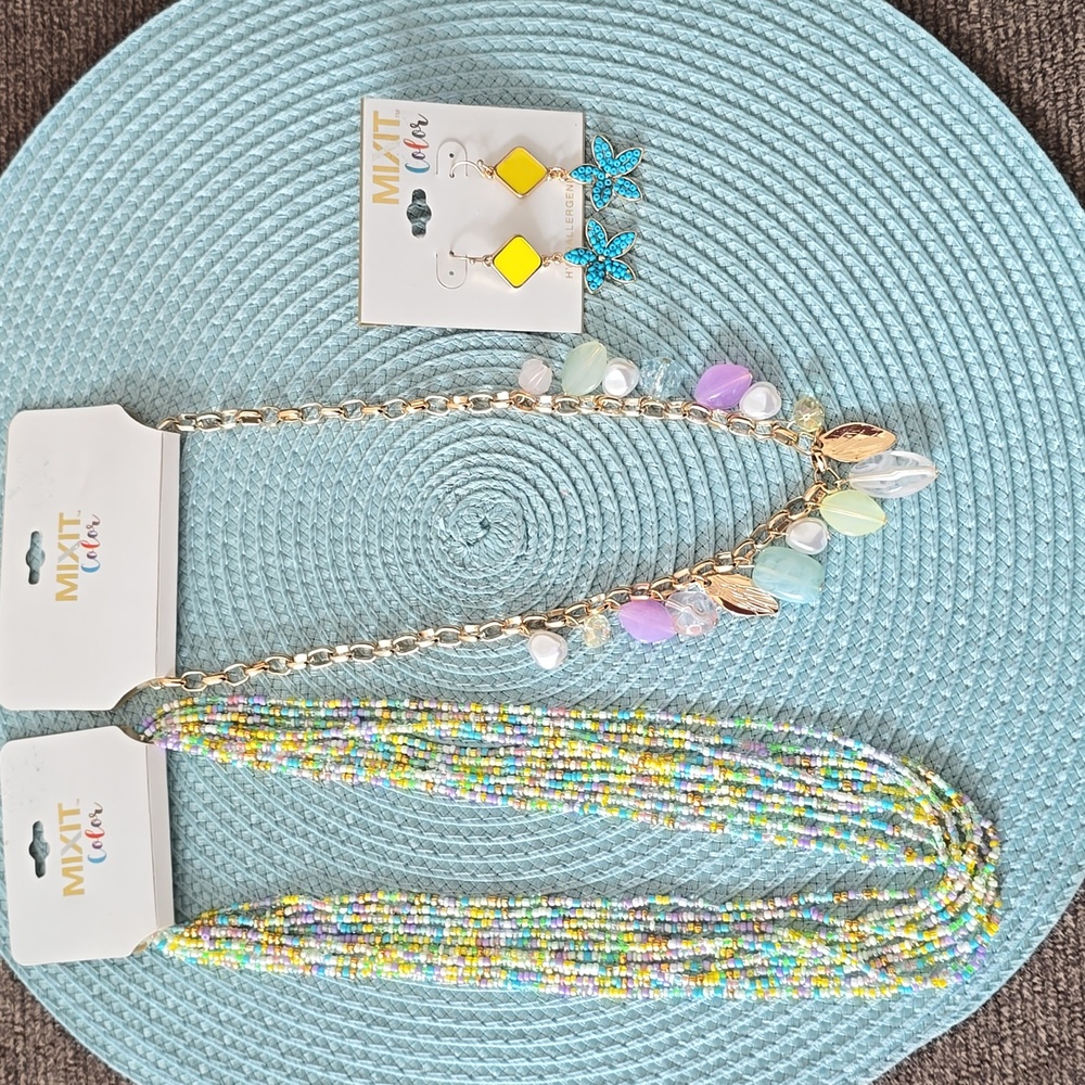 FUN COLORFUL MIXIT BRAND WOMEN'S FASHION JEWELRY BUNDLE